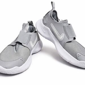 NWOT Nike Flex Runner Youth 3Y Gray White FN 2294-001